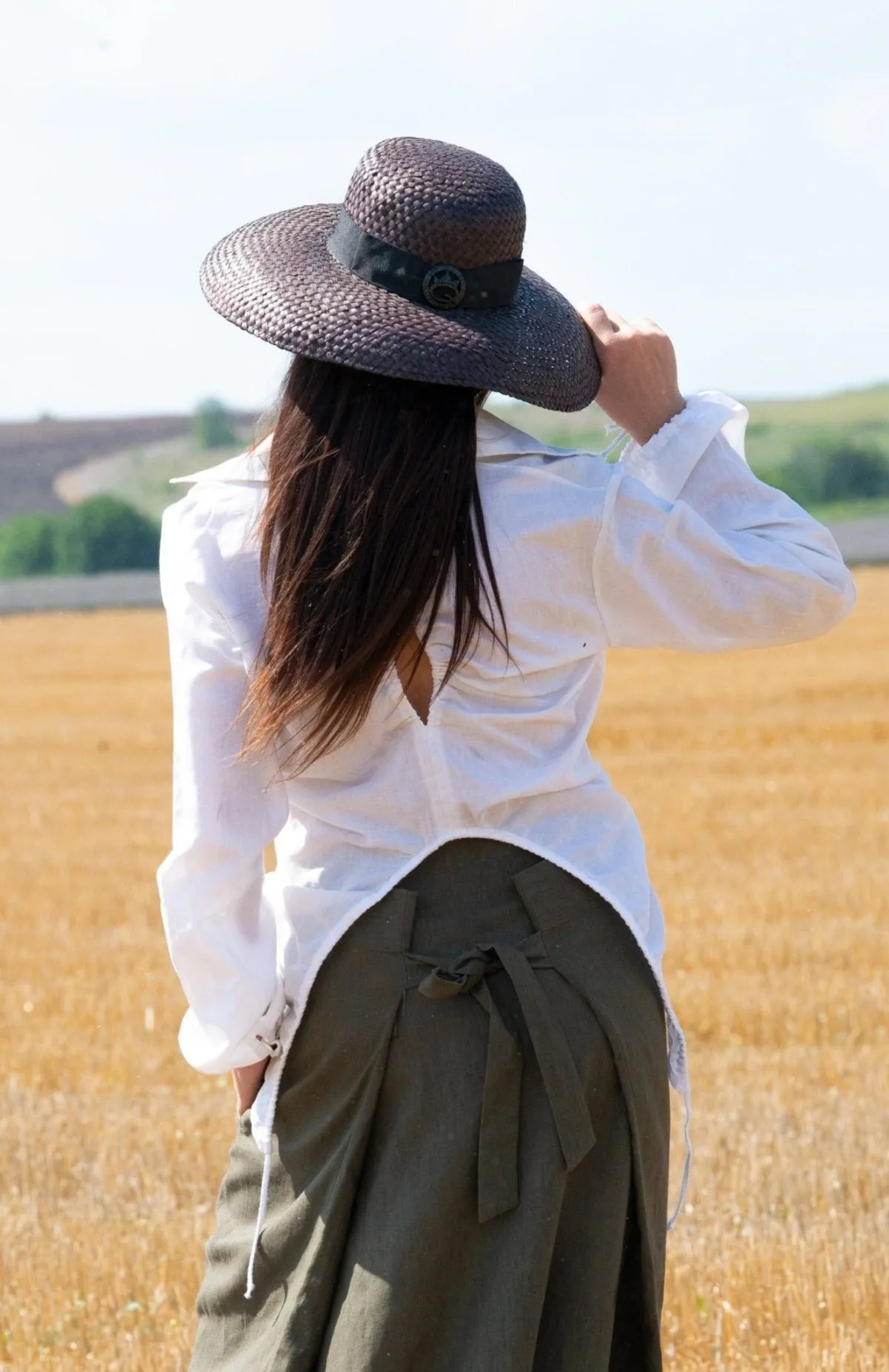 JENNA Linen Shirt with Fashion back and Long sleeves